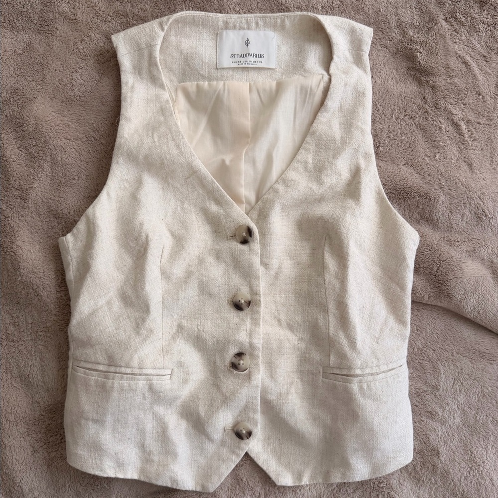 Stradivarius Cream Buttoned Vest